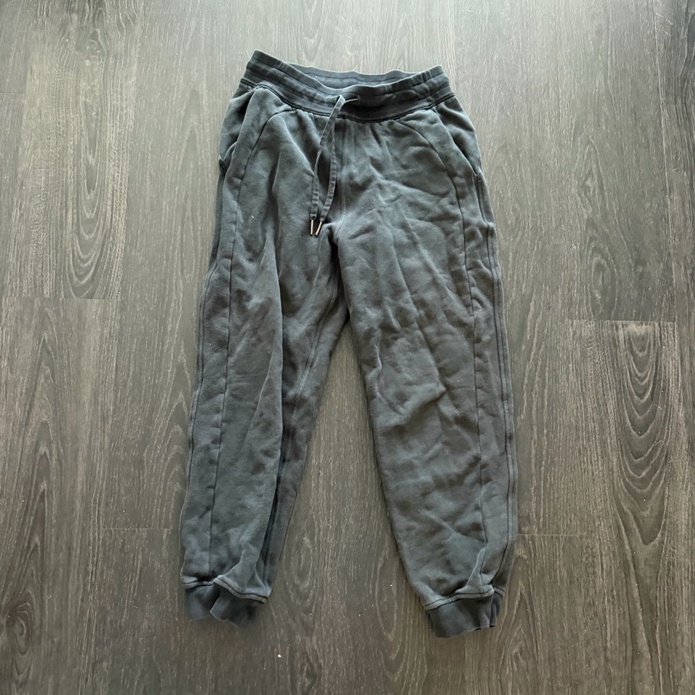 Lululemon black scuba sweatpants size 6